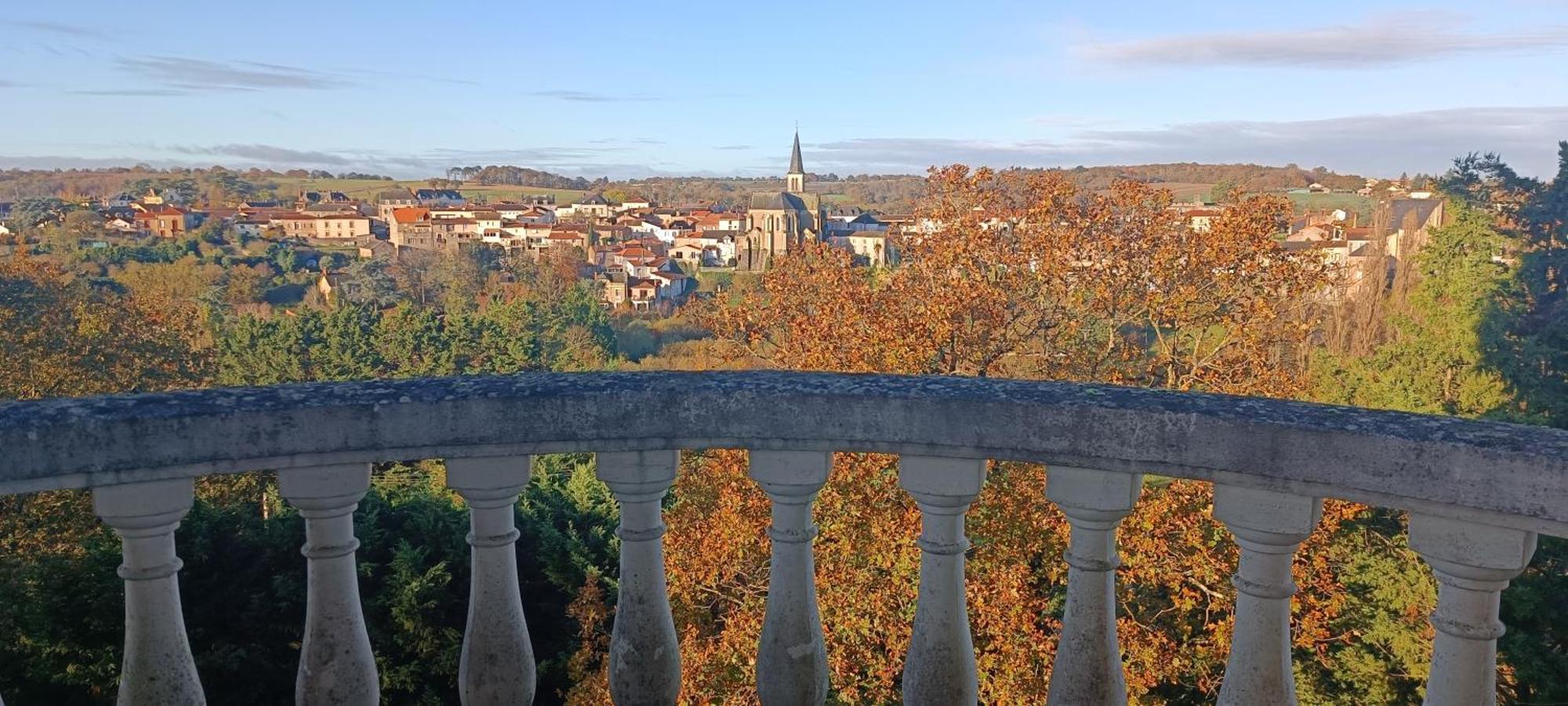 Gite De Charme Atypique Vue Panoramique Montrevault Bagian luar foto