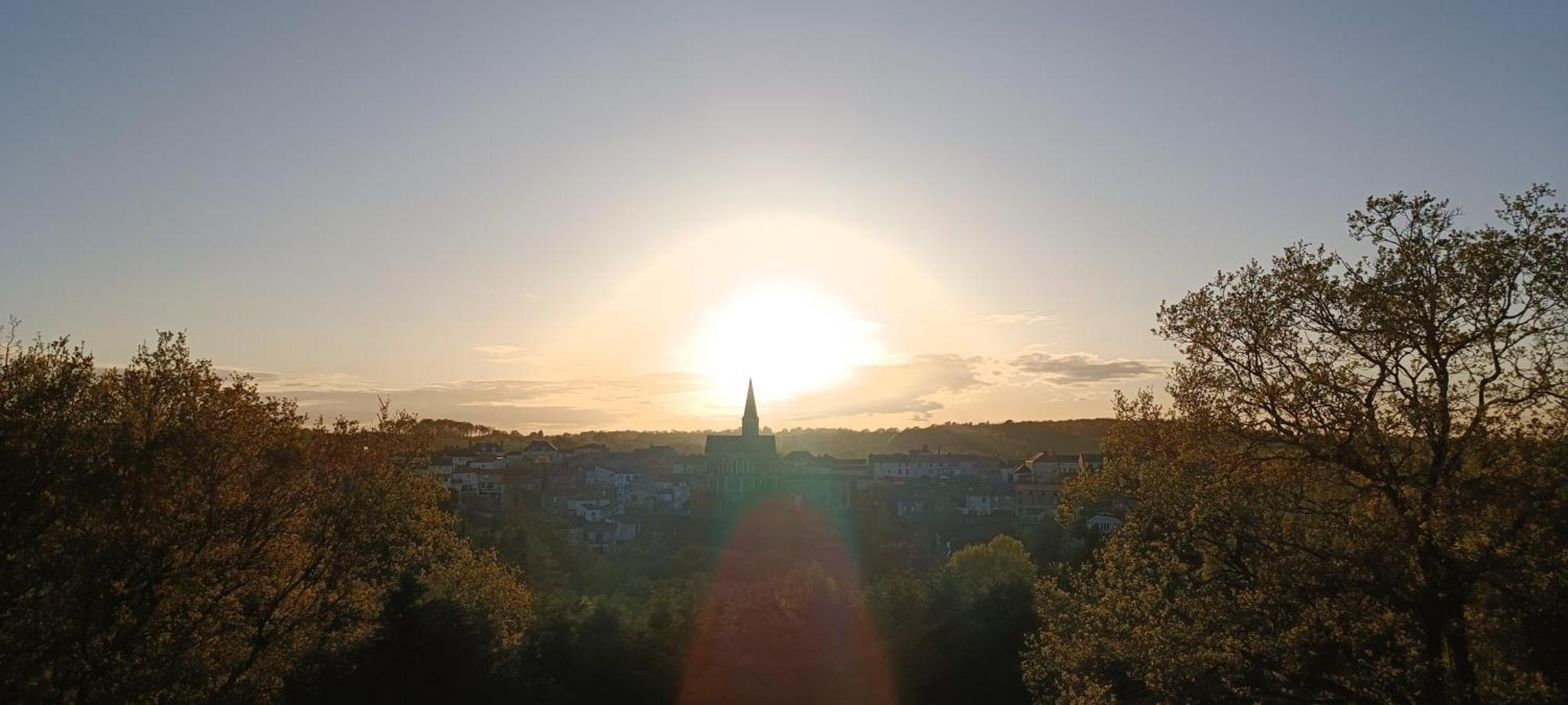 Gite De Charme Atypique Vue Panoramique Montrevault Bagian luar foto