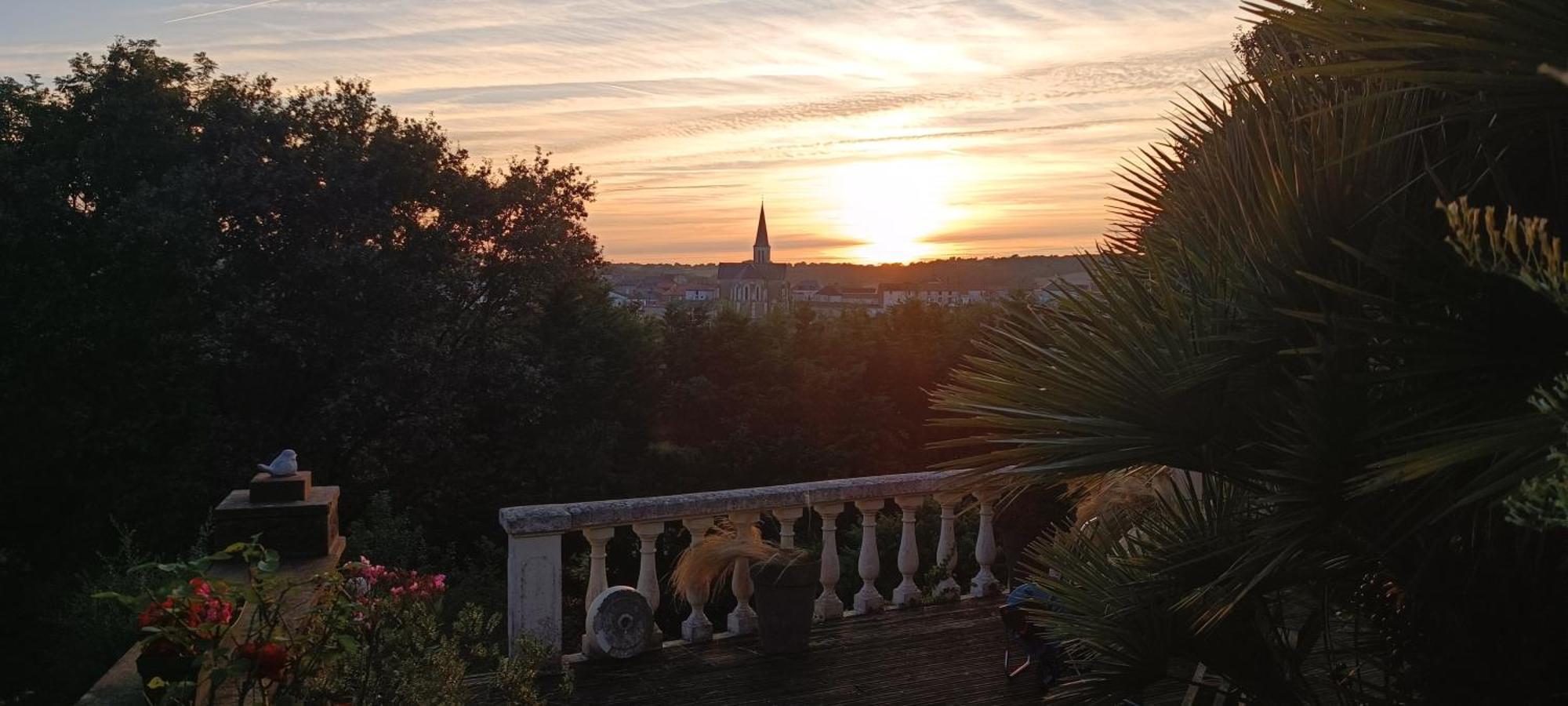 Gite De Charme Atypique Vue Panoramique Montrevault Bagian luar foto